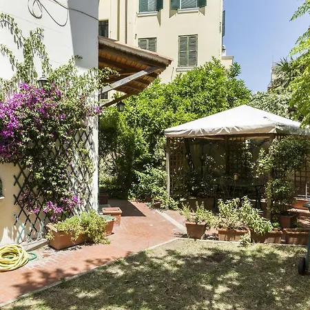 Lemon Tree Vatican City Apartment *